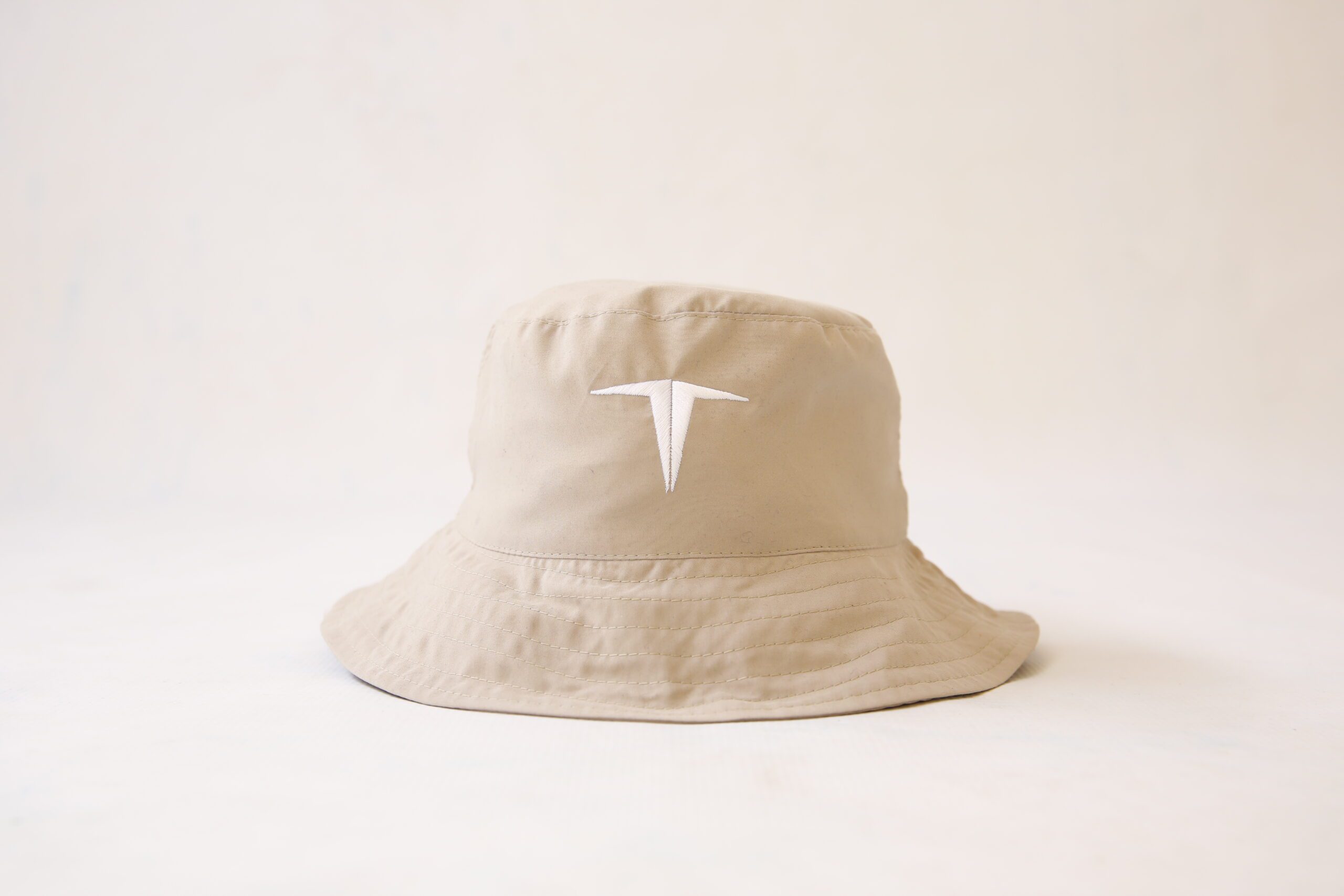 Beige hat online